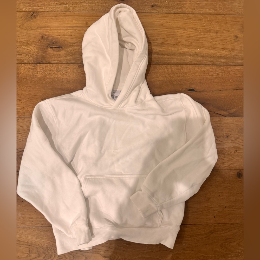 Aritzia white hoodie size medium